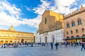 Piazza Maggiore e Basilica di San Petronio - Bologna, Emilia-Romagna